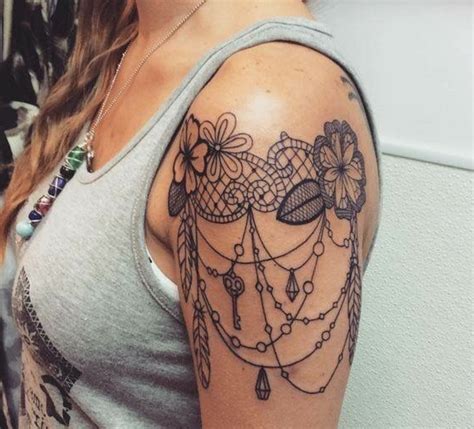 tatouage dentelle bras